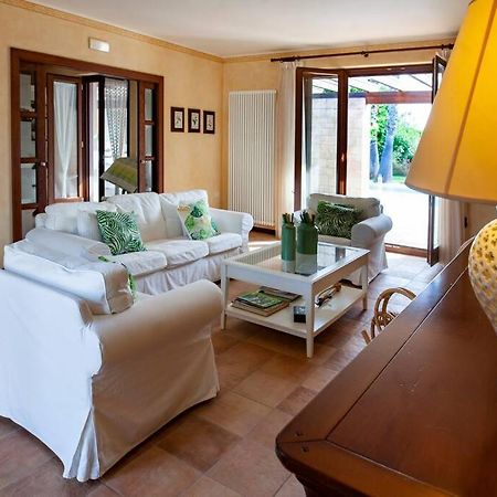 Spaziosa Villa Con Piscina E Giardino, Polignano A Mare Zewnętrze zdjęcie