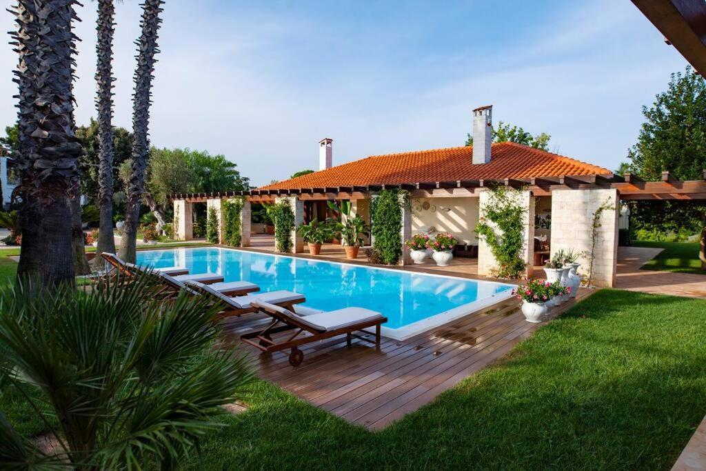 Spaziosa Villa Con Piscina E Giardino, Polignano A Mare Zewnętrze zdjęcie